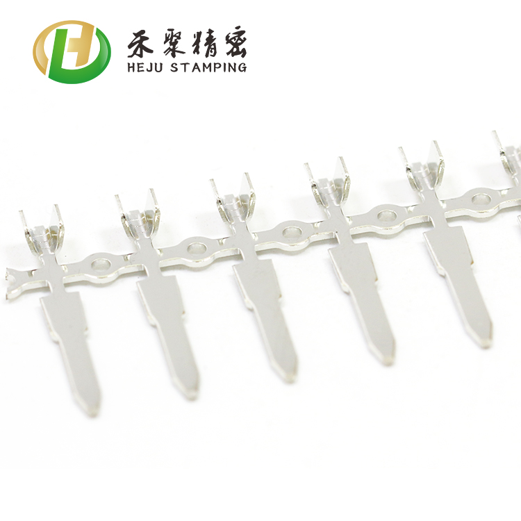 连接器端子、卡类端子、端子